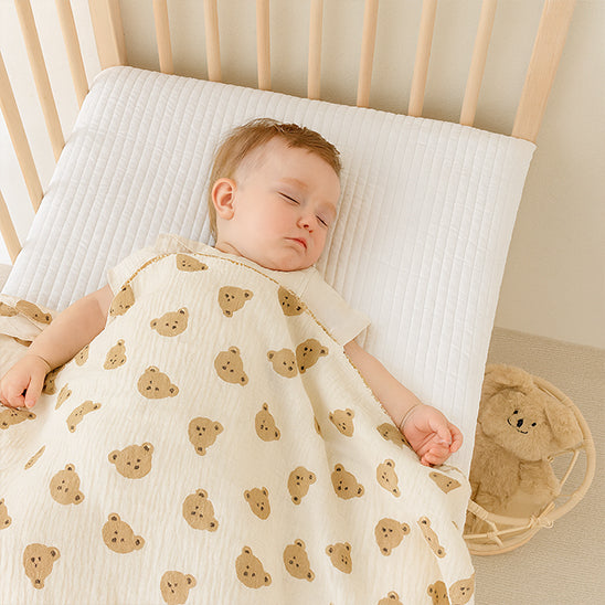 Couverture-bébé-Craquante-motifs-joyeux-ours