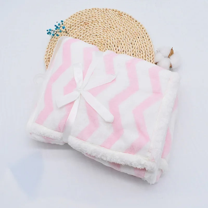 Couverture-bébé-Hivernale-Rose-blanche