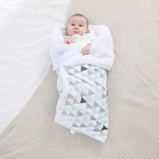 Couverture-bébé-hivernale-blanche