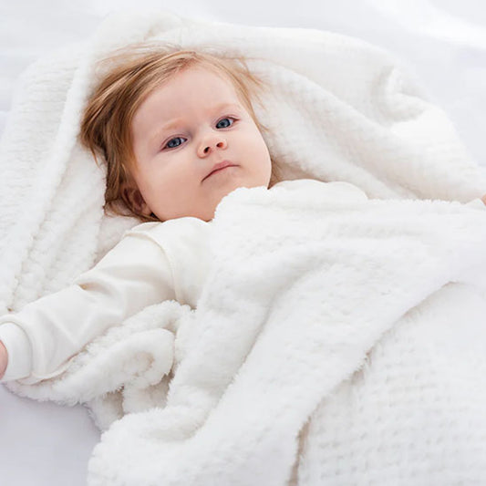 Couverture-bébé-Apaisante-cocon-blanche